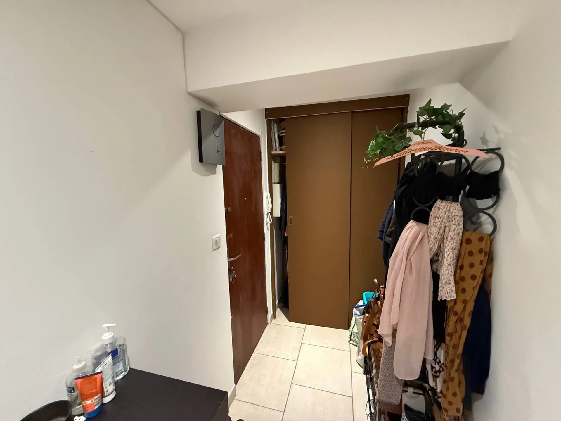 A vendre T2+ cave et garage dans le village de Roquefort la Bédoule