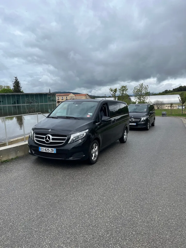 Location d'autocar premium tout confort avec chauffeur pour voyage au départ d'Aix-en-Provence