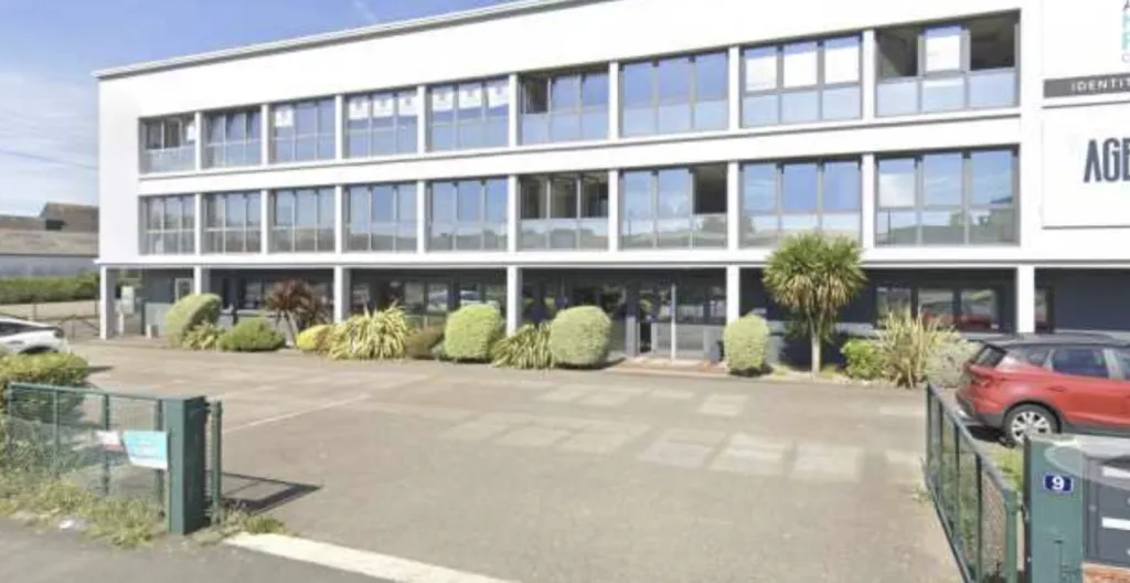 CAEN - A LOUER Bureaux de 181 m²