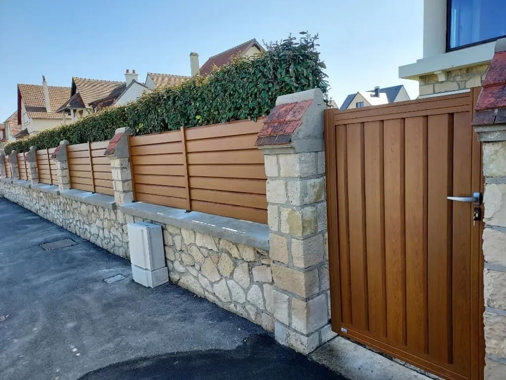 Installation de Clôture aluminium sur muret, Portails motorisés et Portillon en aluminium à Cabourg dans le calvados 14 et ses Alentours