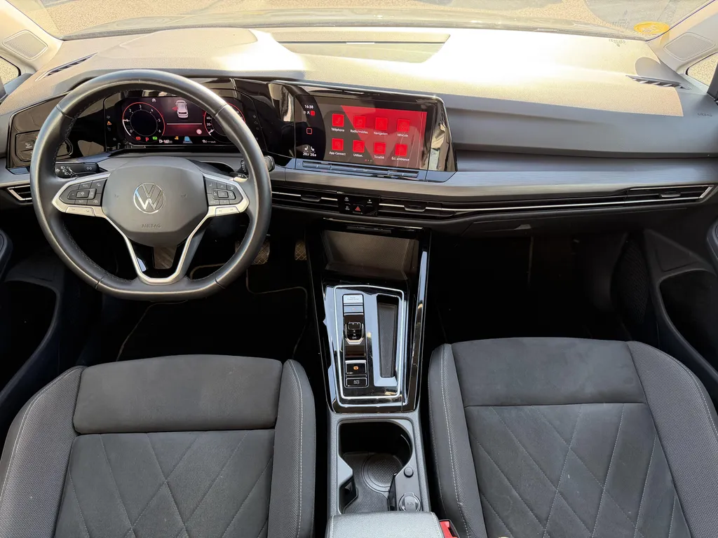 Volkswagen Golf occasion diesel automatique proche Rouen – compacte fiable et équipée idéale pour vos trajets en Normandie