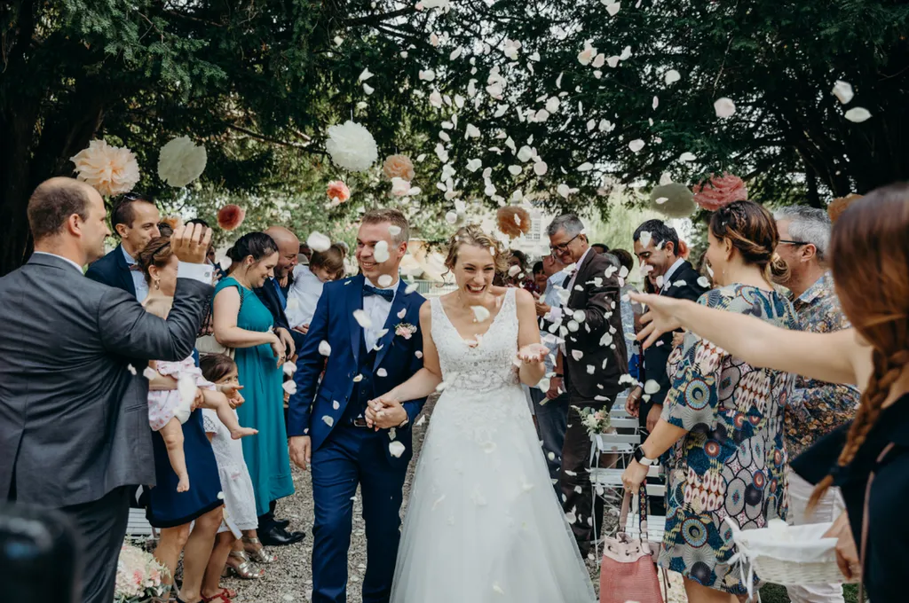 Sortie de cérémonie : Les différentes options pour votre lancer à Bordeaux et Arcachon