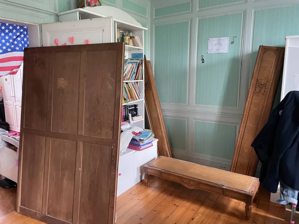 remontage d'une armoire Normande par l'entreprise OBEN