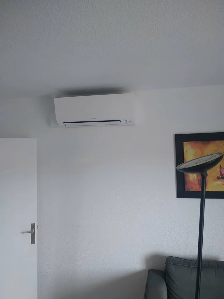 Climatisation réversible murale performante en fonctionnement à La Garde et Hyères
