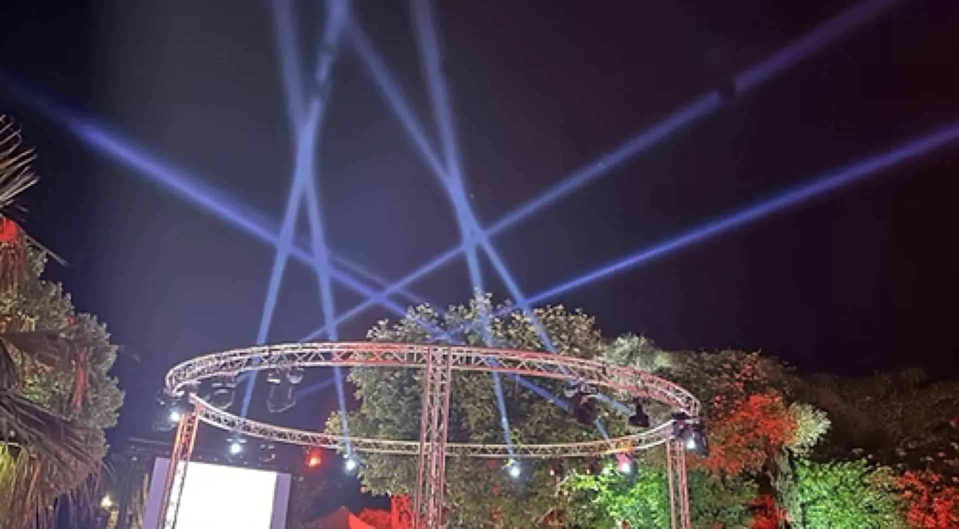 LYRE LED 230W 7R BEAMZ