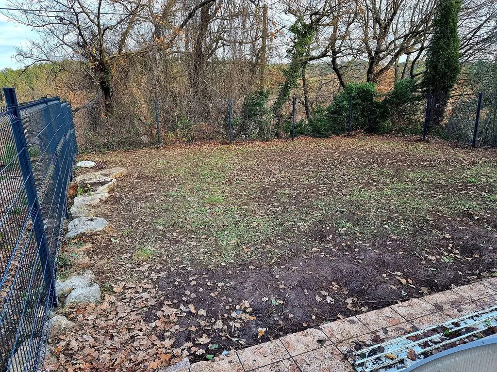 Pose de clôture pour délimitation de jardin à Fuveau