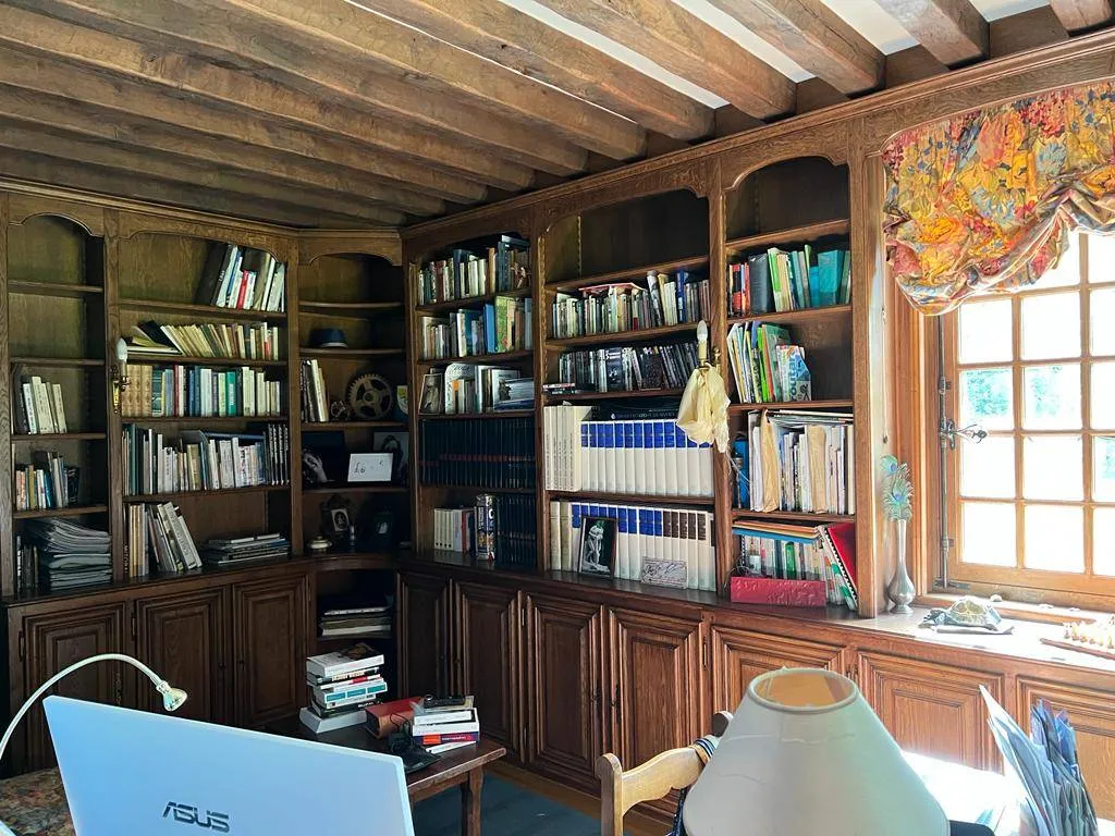 A vendre maison normande de 228 m² édifiée sur un terrain de 10 360 m² sur la commune de ST GERMAIN DE PASQUIER 27370