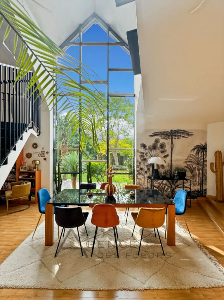 A vendre, maison d'architecte d'exception de 235 m² sur un terrain de 1300 m² située à La Londe