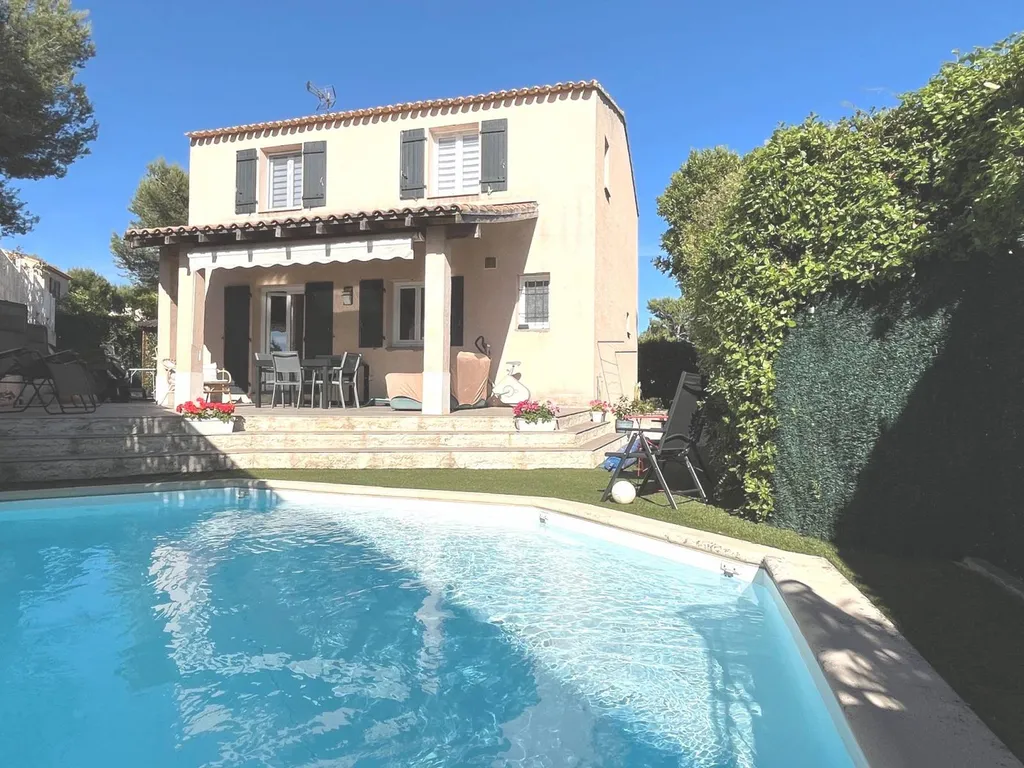 Notre zone d'activité pour ce serviceTerrain à bâtir à Carnoux en Provence 13470, Bouches-du-Rhône : construire sa maison familiale avec garage et jardin