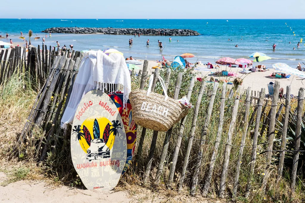 camping proche du cap d'agde bord de mer