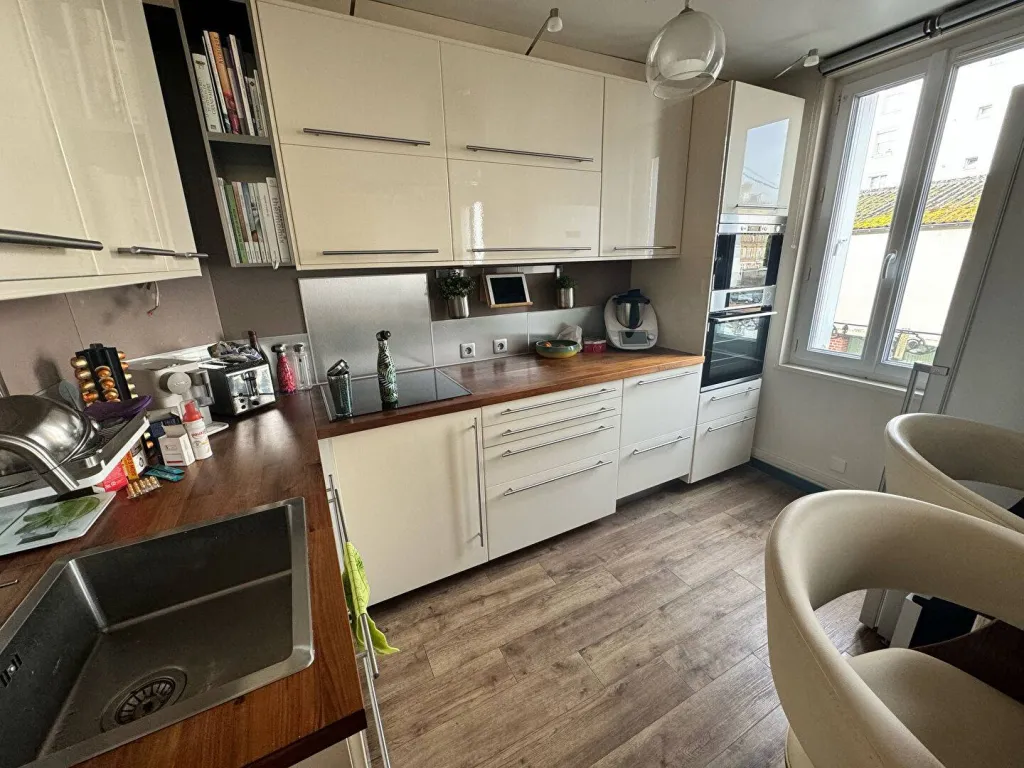 A vendre immeuble de rapport en très bon état, 4 lots sur la commune d'Elbeuf sur seine 76500, proche de tous commerces