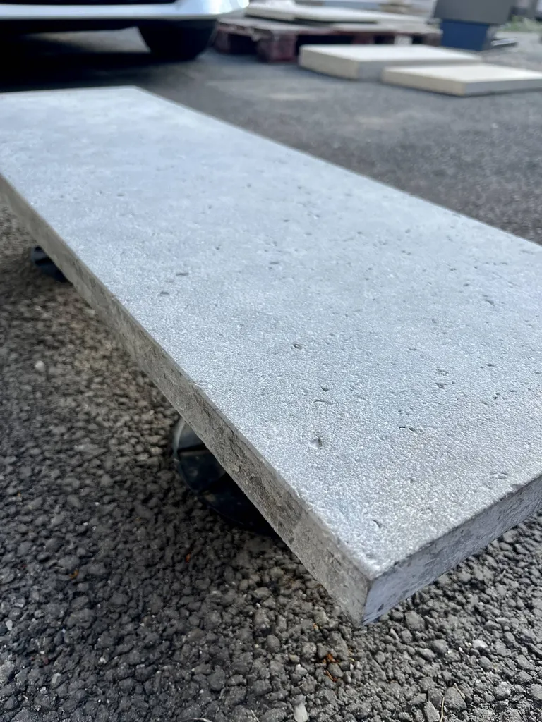 MARGELLES DE PISCINE SAHARA GRISE / PIERRE D’AUXERRE