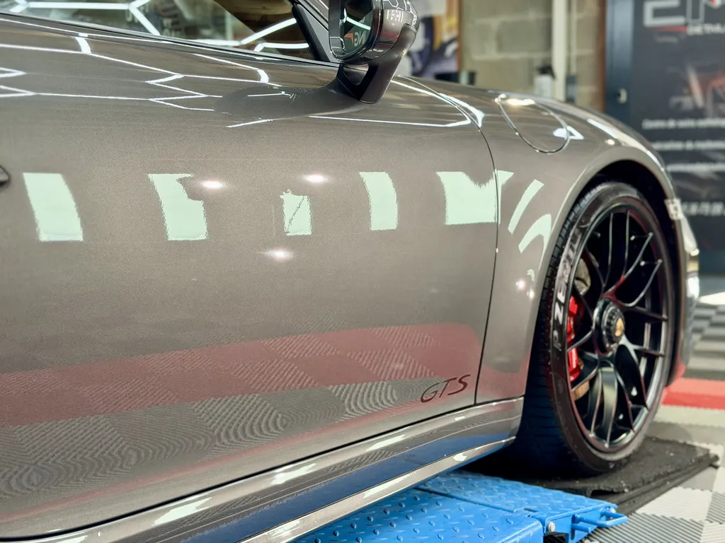 Protection PPF complet Porsche 911 type 991.2 GTS à Limonest près de Lyon avec film haut de gamme et préparation par EMB DETAILING