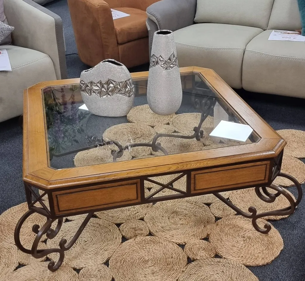 Vente table basse carrée avec plateau en verre