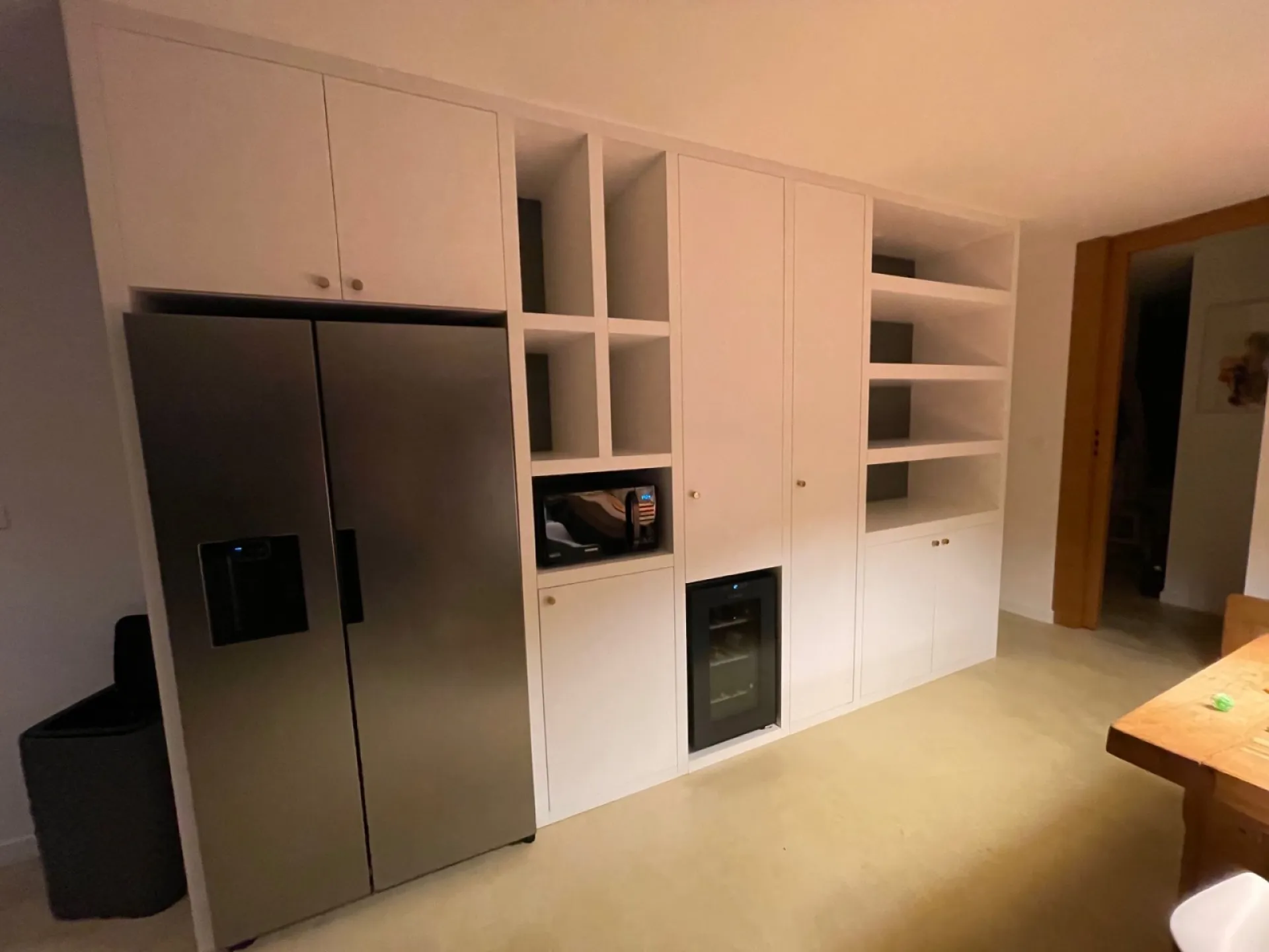 Agencement d’un meuble cuisine avec frigo-américain intégré dans la région de Bordeaux