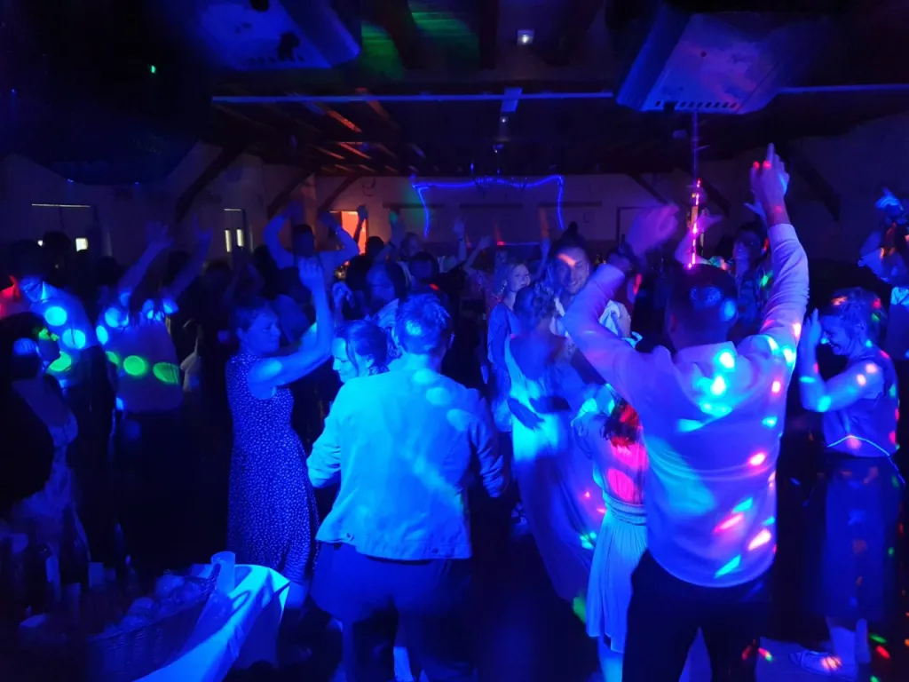 Prestation Animation DJ pour votre mariage à Bordeaux en Gironde