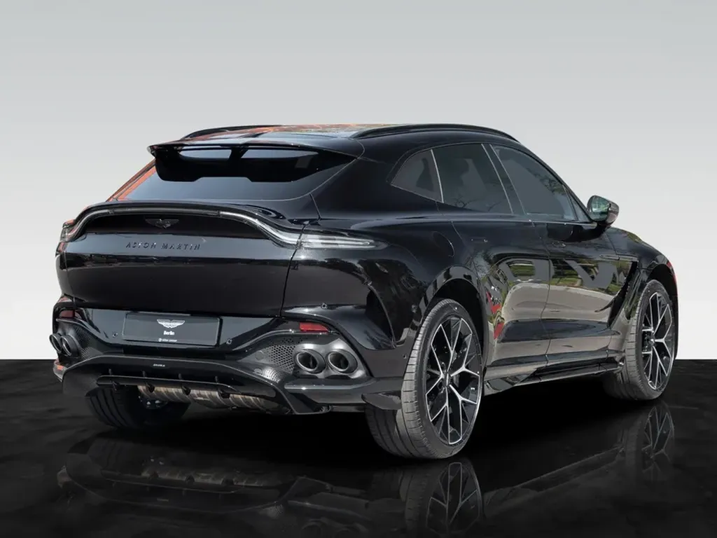 Aston Martin DBX707 arrière vue centrale SUV performance Bordeaux