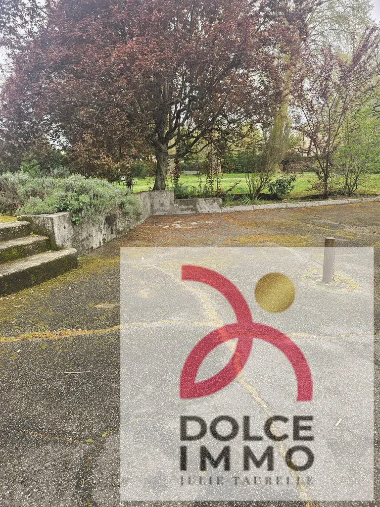 Place de stationnement extérieure non couverte à vendre à Bordeaux quartier Saint-Augustin – Pellegrin, dans une résidence sécurisée, proposée par l’agence immobilière DOLCE IMMO