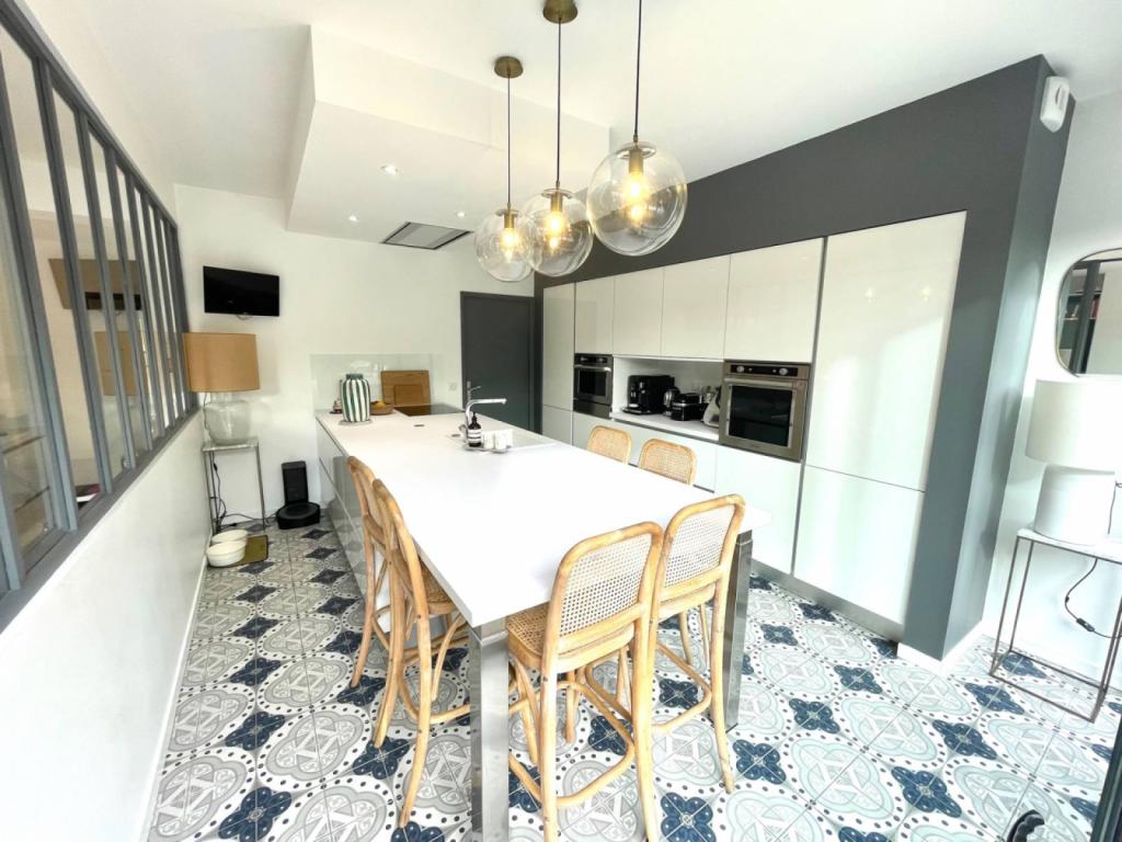 Vendue Belle maison récente Bordeaux Caudéran à proximité du Parc Bordelais 