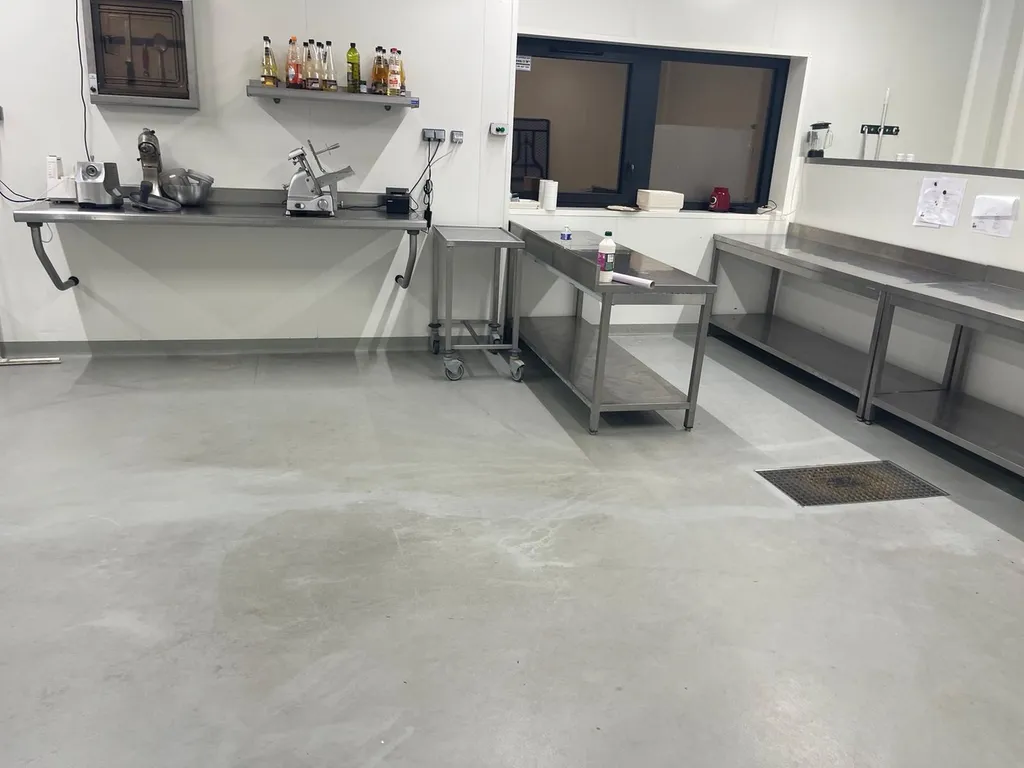 Nettoyage en profondeur d’un laboratoire de cuisine à Geispolsheim près de Strasbourg