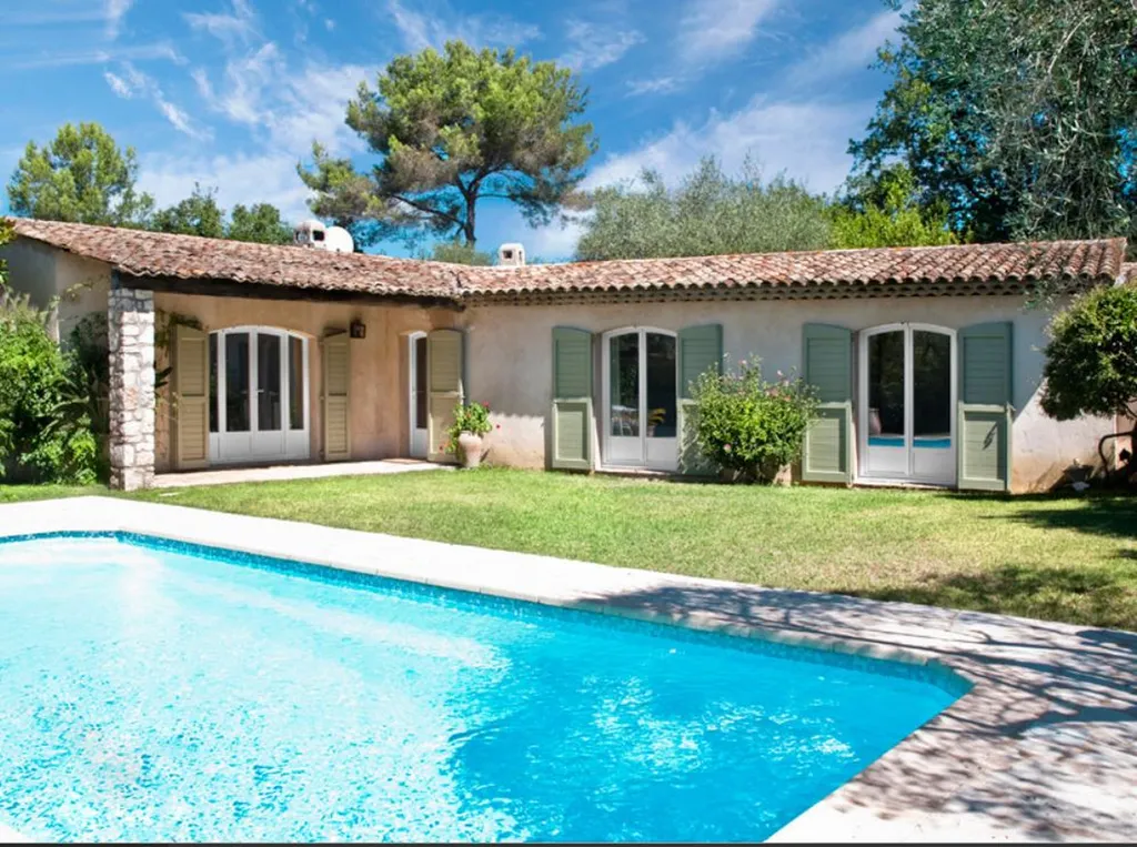 Fenêtre pvc ouvrant à la française sur Martigues