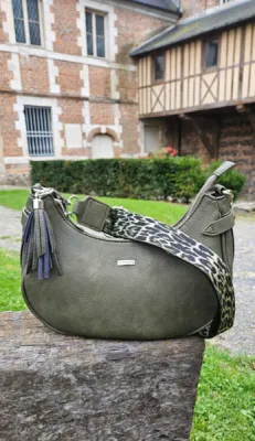 Sac Les Tropéziennes kaki disponible chez Evasion Eu