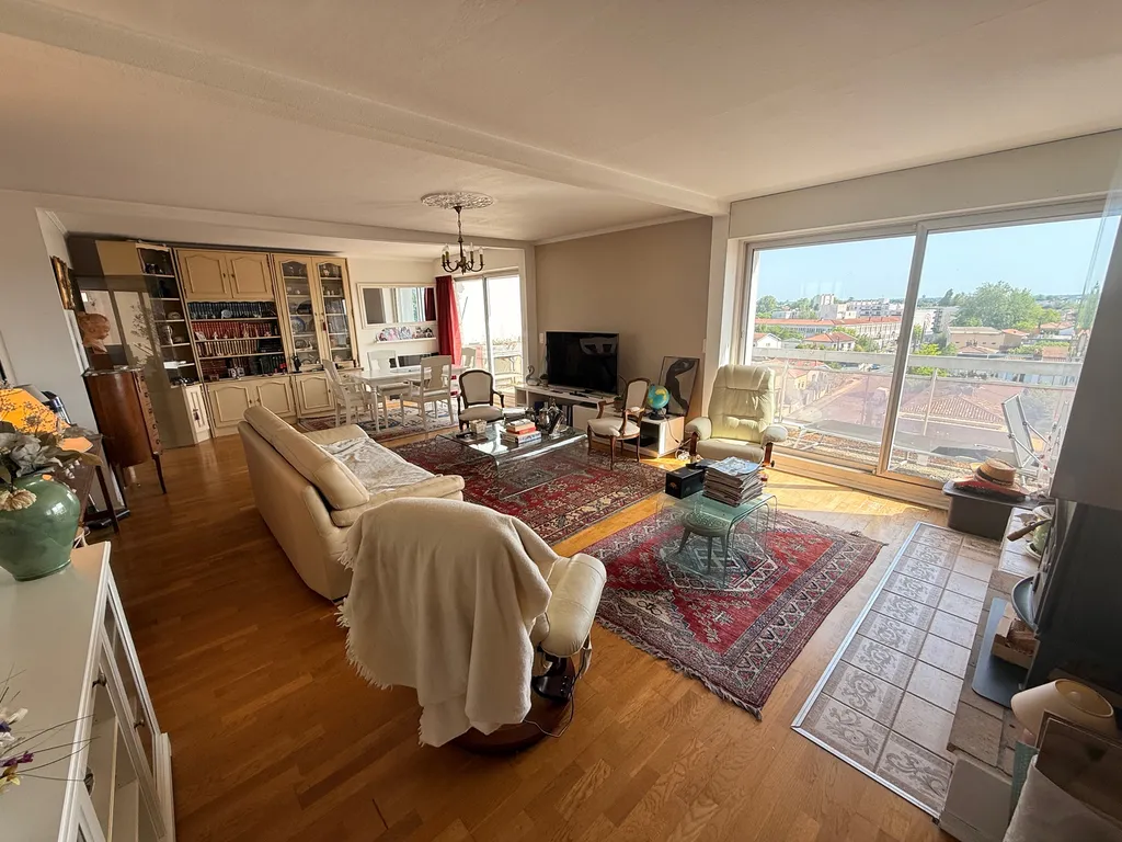 Agréable appartement dernier étage avec terrasse Bordeaux Caudéran secteur Pasteur