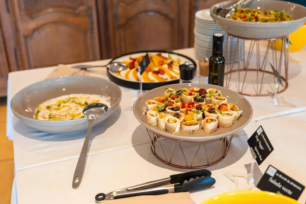 Le brunch de L'HDLP, un moment unique de gourmandise à l'Hôtel de la Plage de Bormes Les Mimosas.