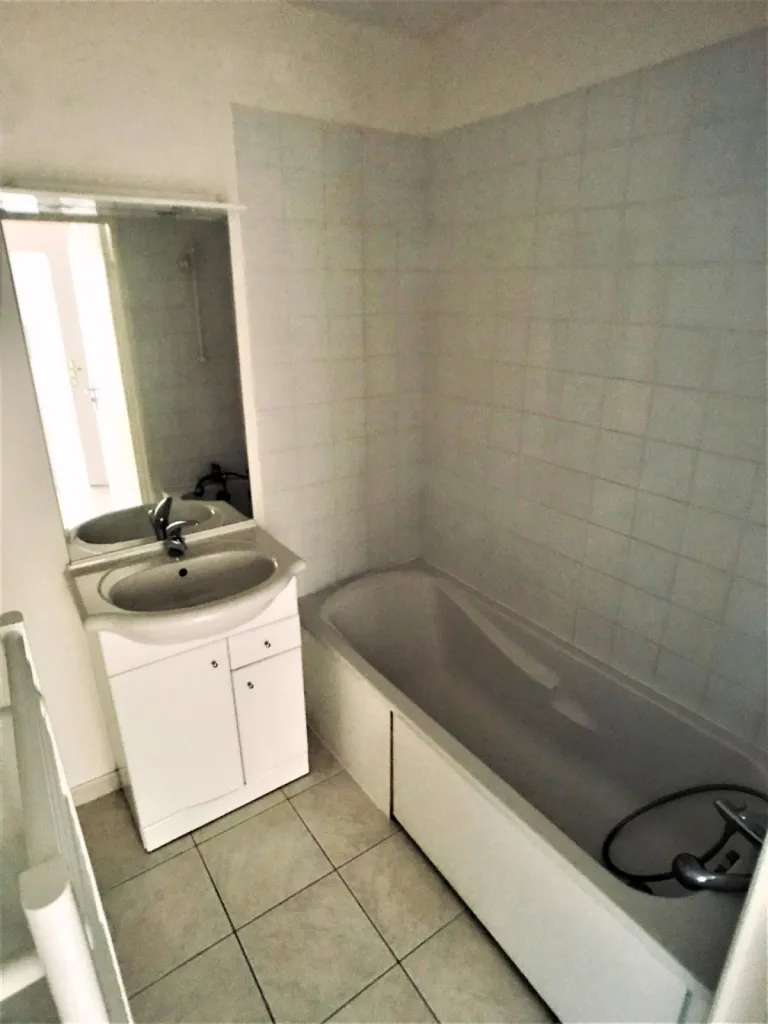Acheter un F2 avec salle de bains proche de Rouen (76)