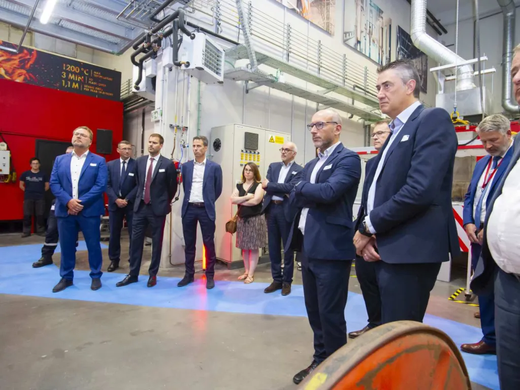 photographe reportage événementiel démonstration durant la visite des locaux