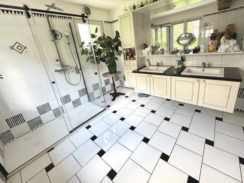 A vendre maison de 185 m² édifiée sur 2023 m² de terrain sur la commune de ORIVAL 76500