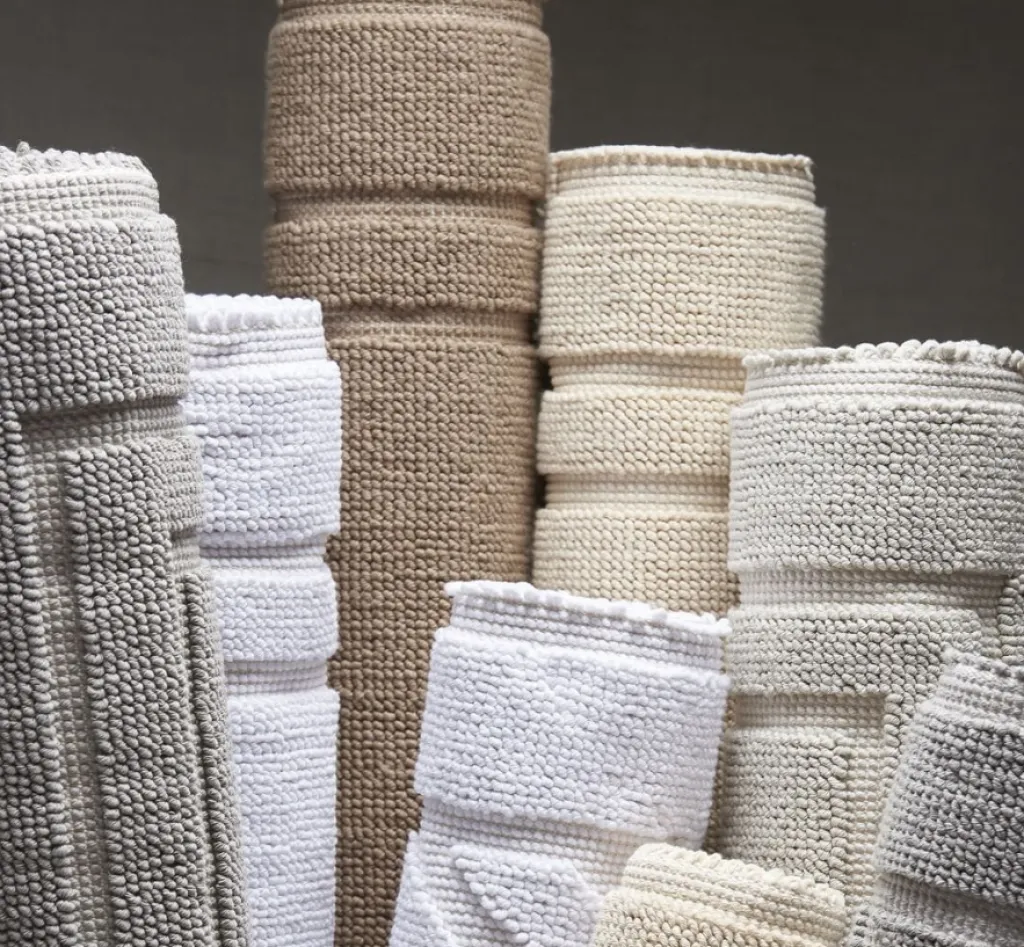 L'élégance, le raffinement de la maison Italienne de tissus et linge de maison de luxe Mastro Raphael chez Sacha le Concept Store du Luberon.