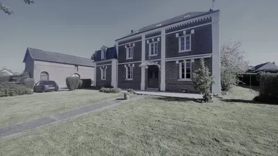 VENDU Ensemble de caractère 20 minutes de la mer