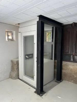 le RDC de l'ascenseur de maison Namilift PL400 avec IPN latéral suite ouverture trémie près de Cavaillon