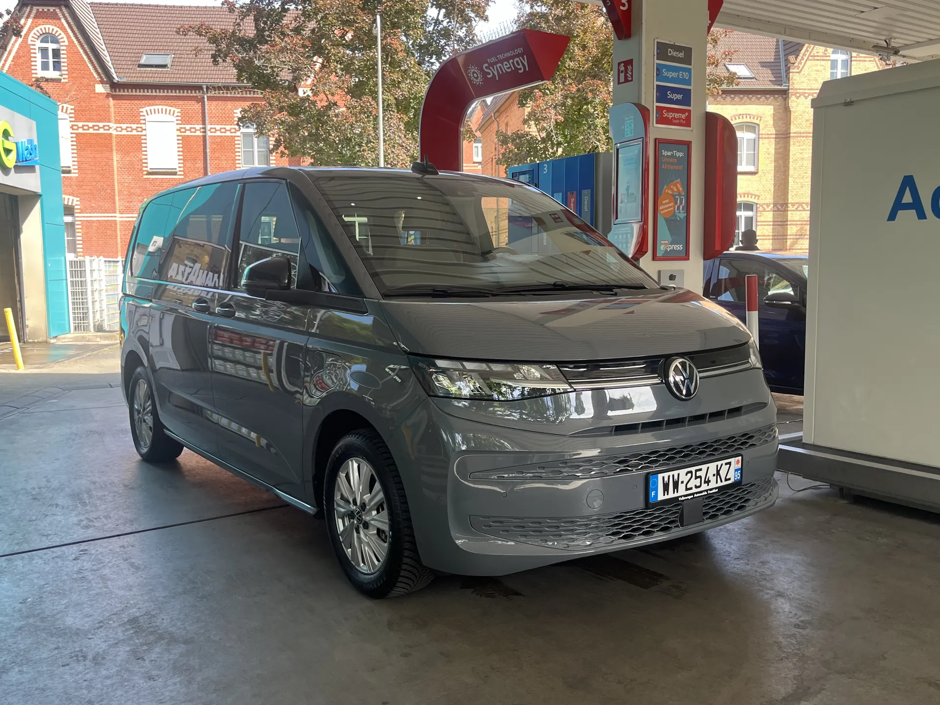 Asphalte Diffusion spécialiste de l’import Volkswagen T7 Multivan hybride rechargeable à Bordeaux