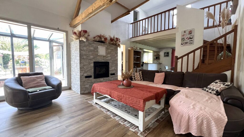 CONTEMPORAINE D'EXCEPTION A 10 MINUTES DU LITTORAL