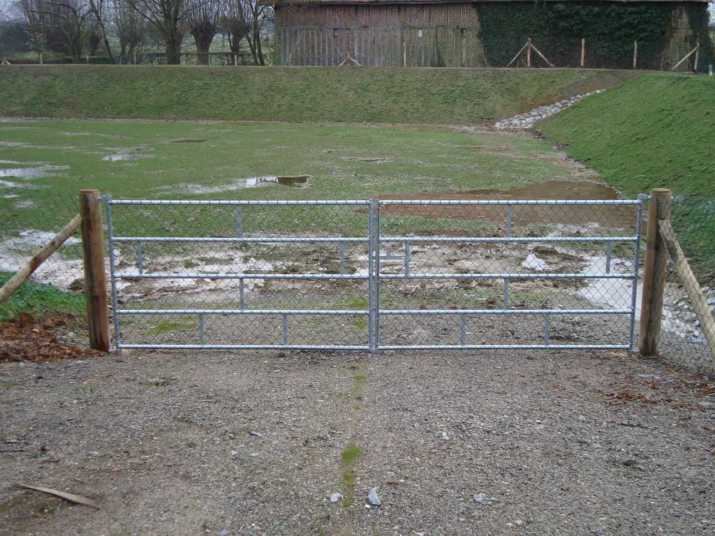 Installation de Portail champêtre en métal à deux vantaux, Fermetures de propriétés et Barrières de délimitation à Elbeuf dans la Seine-Maritime 76 et ses Alentours