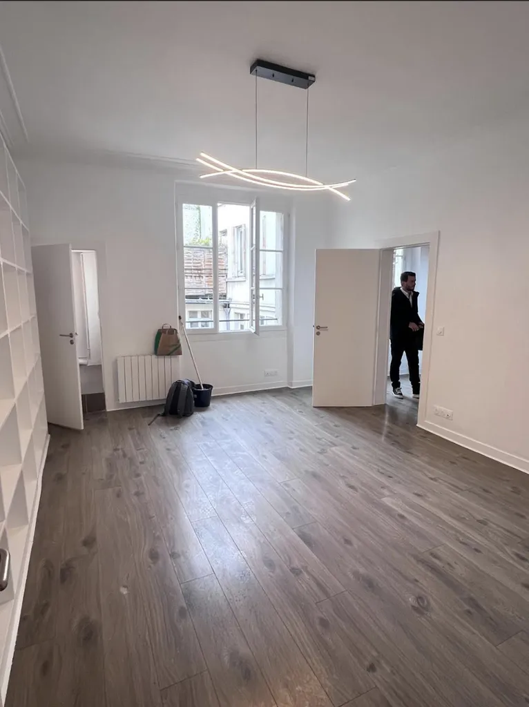 Location - Bureau 105 m², Rambuteau - Beaubourg, Rue Saint-Martin 75003 PARIS