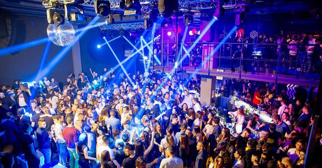discothèque la Garde 809 social club