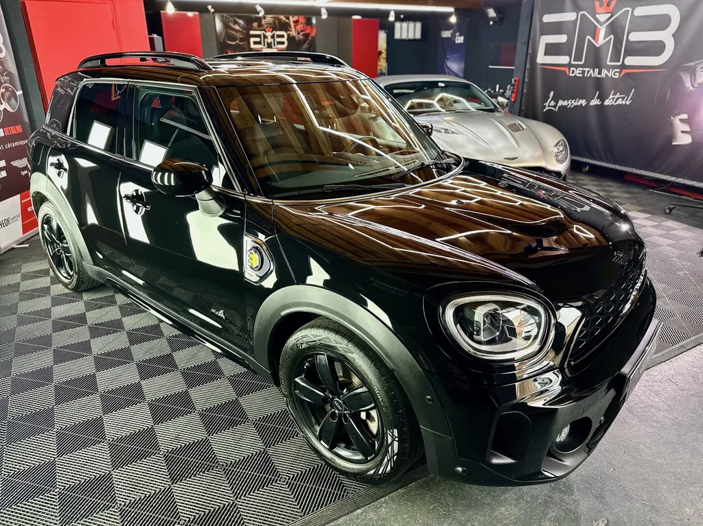 Traitement céramique & polissage multi-étapes sur Mini Countryman – EMB Detailing, spécialiste à Vaugneray (Lyon Ouest)