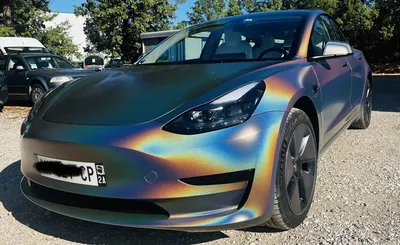 Total covering sur Tesla à Brignoles près de Toulon dans le département du Var
