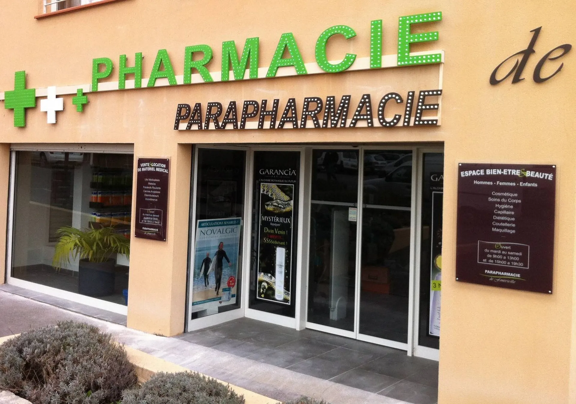 Enseigne lumineuse à diodes pharmacie fontvieille Allauch