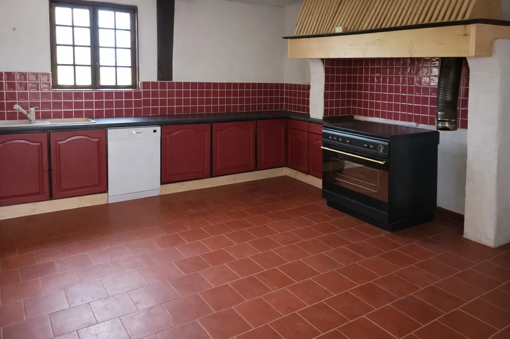 À vendre, longère de 170 m² édifiée sur 6000 m² de terrain sur la commune de NEUVILLE SUR AUTHOU 27800