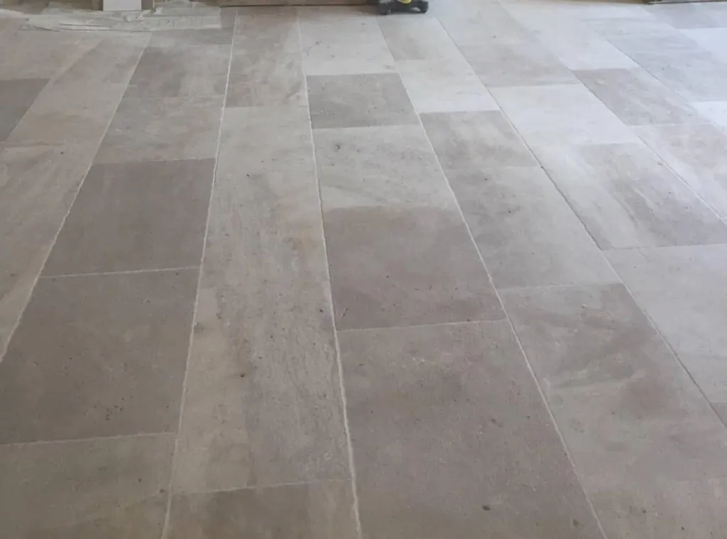 Atelier de pierre de Dordogne de la carrière à la finition, Beaune, Paris, Bordeaux, Nîmes