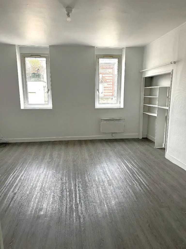 Situé au 99 rue Lafayette à Rouen