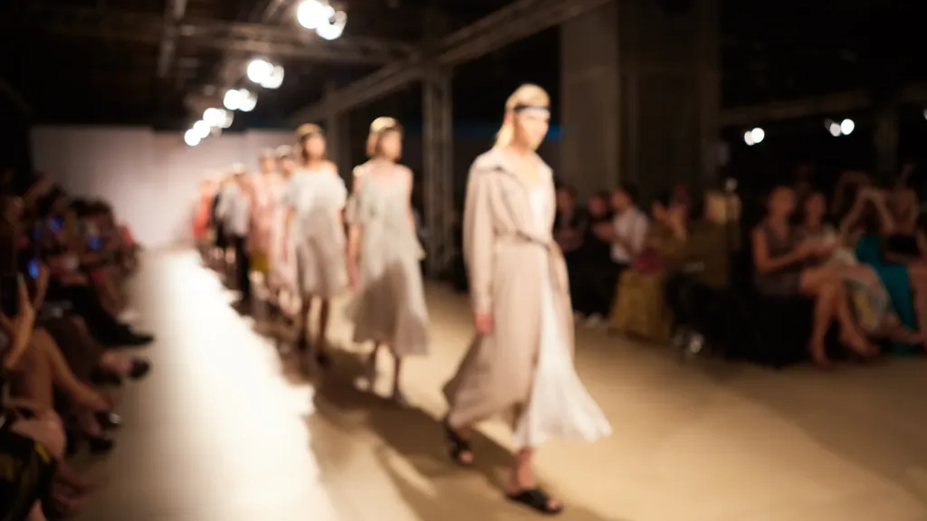 Défilé de mode sur mesure à Cannes