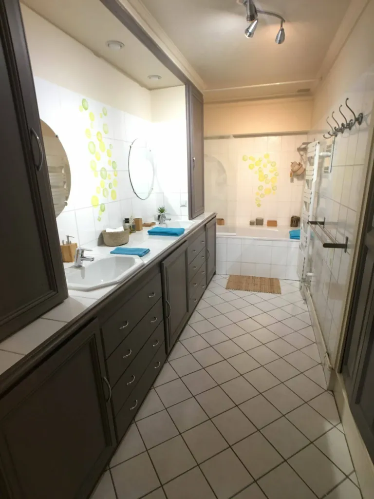 Acheter un appartement type haussmannien avec deux chambres possibilité 3 en centre ville de Rouen 76 Rouen  