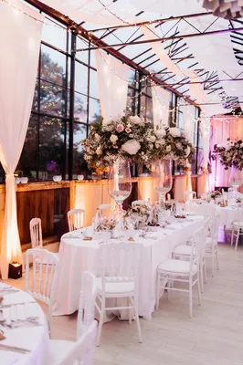 Votre agence d'organisation de mariage dans une orangerie pour une célébration festive et colorée dans un domaine en Normandie