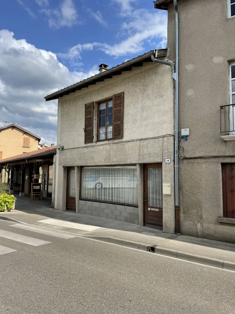 Avant remplacement des menuiseries extérieures à Saint Didier sur Chalaronne  proche de Belleville en Beaujolais 