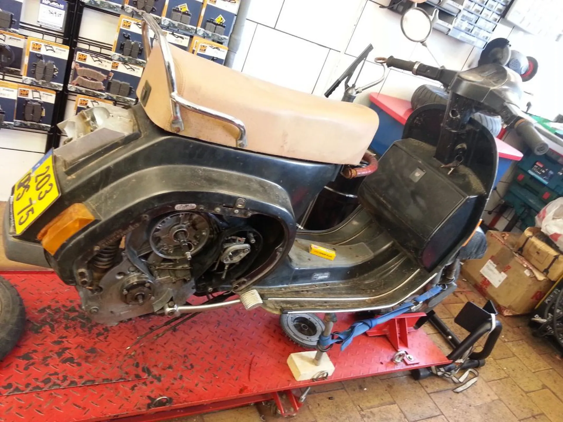 RESTAURATION VESPA PK AUTOMATICA 125cc
